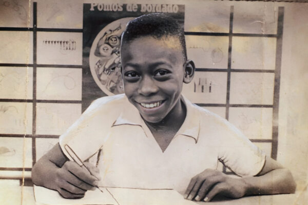 Pelé na escola em 1946