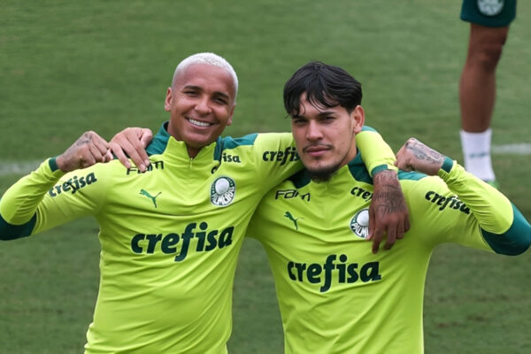 Deyverson e Gustavo Gomez