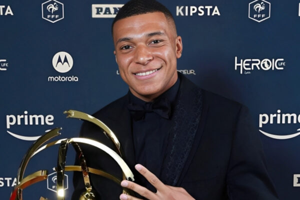 Mbappé, eleito pela quarta vez o melhor jogador da Ligue 1