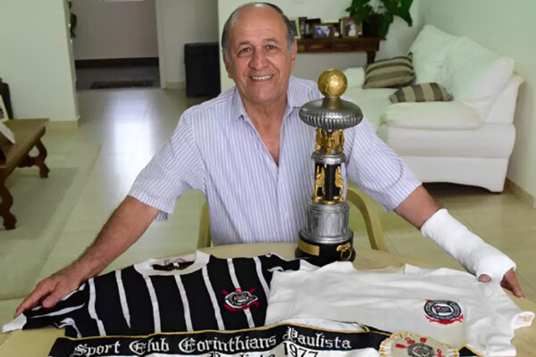 Ademir, ex-jogador do Corinthians