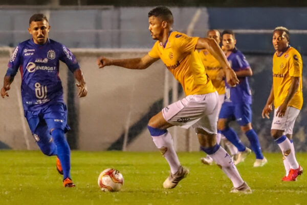 Jogo entre São Caetano e Pelotas